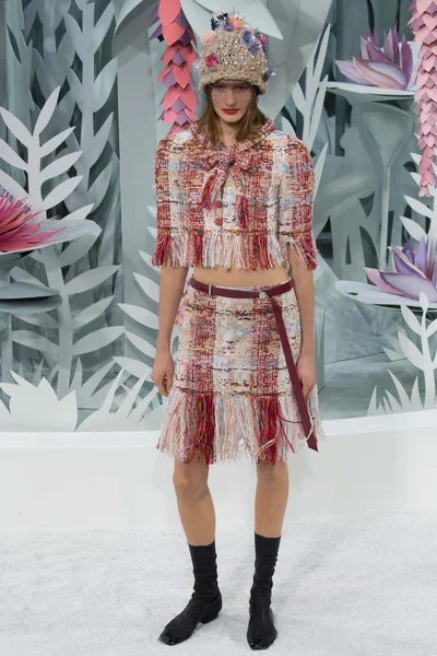 Look 28